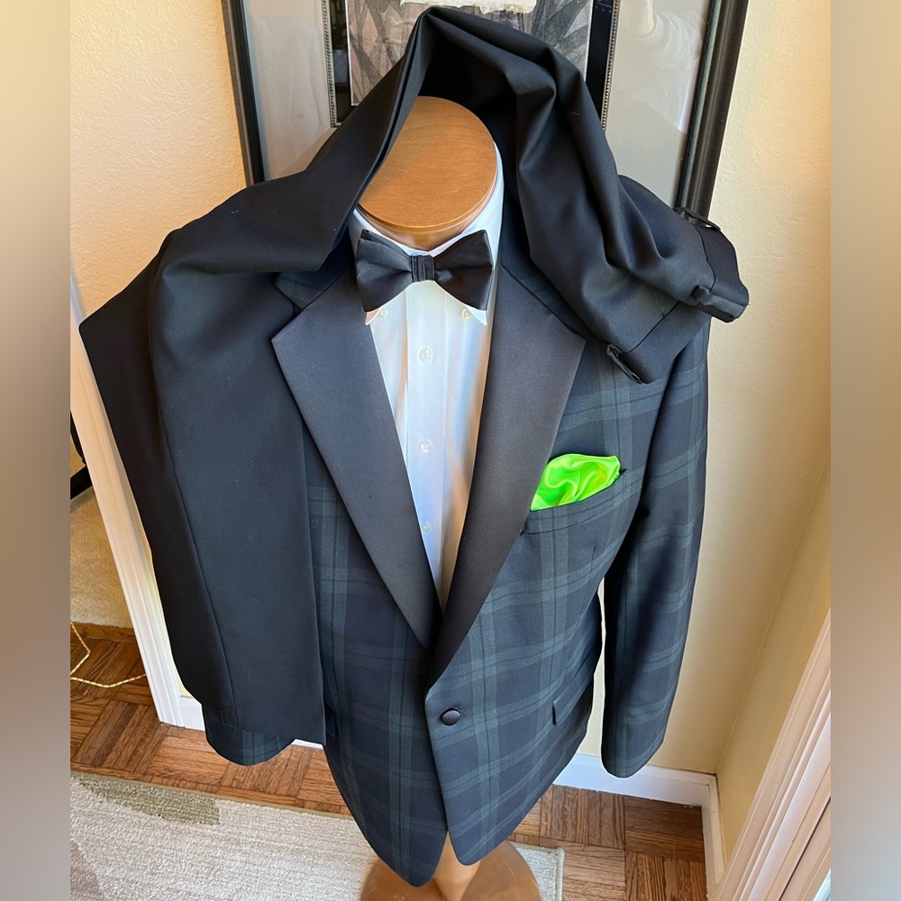 Jos. A. Bank Plaid Dinner Jacket and Slacks Size 44L Slim Fit Slacks W40” L33” - Picture 3 of 16